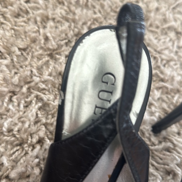 Black Open Toe Guess Heals - Picture 6 of 8